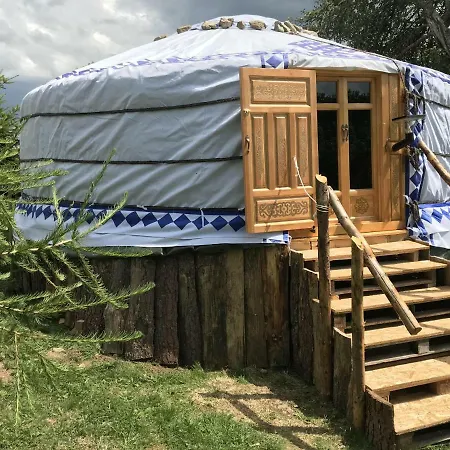 Eco Yourte Les Airelles D'isabelle Tente de luxe Saint-Anthème